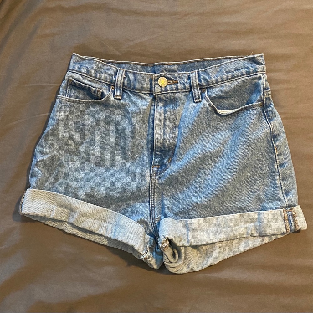 ✨UO Denim Mom Shorts✨
